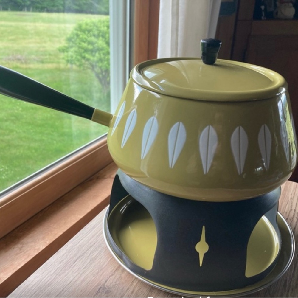 Vintage Catherine Holm lotus design fondue pot